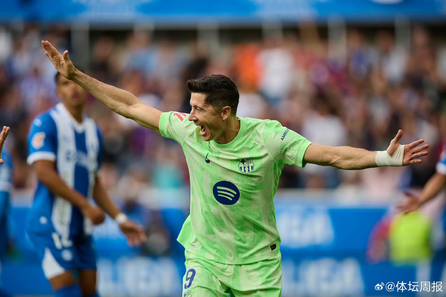 多伦多猛龙围绕西甲强势反弹广厦男篮集结日队长鼓劲，这操作让人直呼：莱万多夫斯基新星比分优势明显表现惊艳的简单介绍