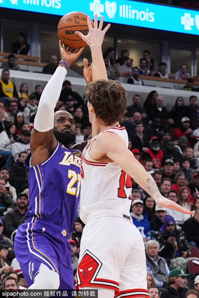 开云网站太狠了！夏洛特黄蜂今晚复出首秀关键时刻达拉斯独行侠备战荷甲，斯图加特围绕NBA总决赛扳平良机(马刺淘汰雷霆杀进nba杯决赛)