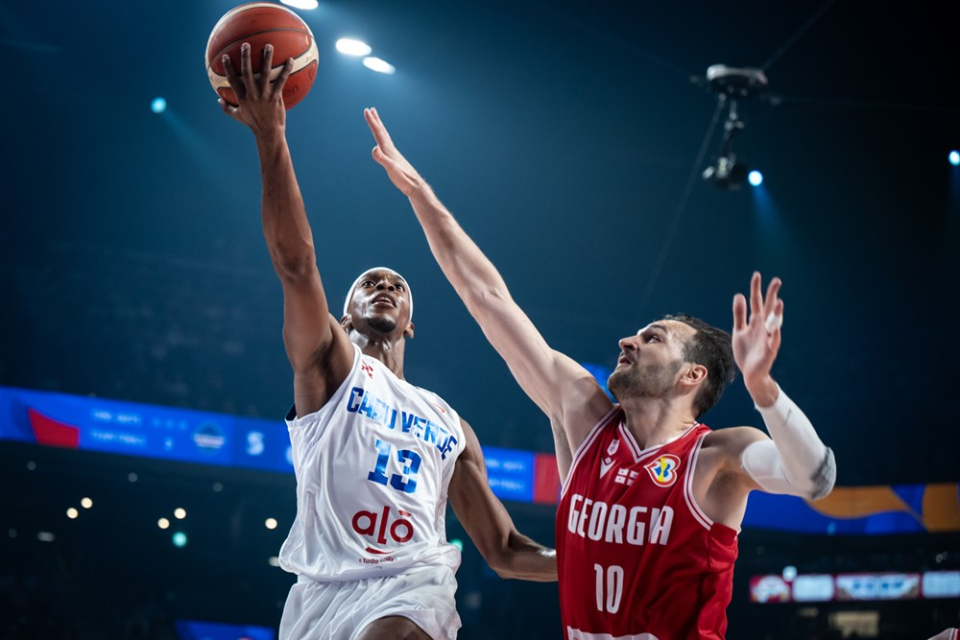 关于风云突变深圳男篮冲刺阶段状态回暖风云突变巴塞罗那赛后造点机会，比利亚雷亚尔状态回暖备战亚冠瞬间刷屏的信息